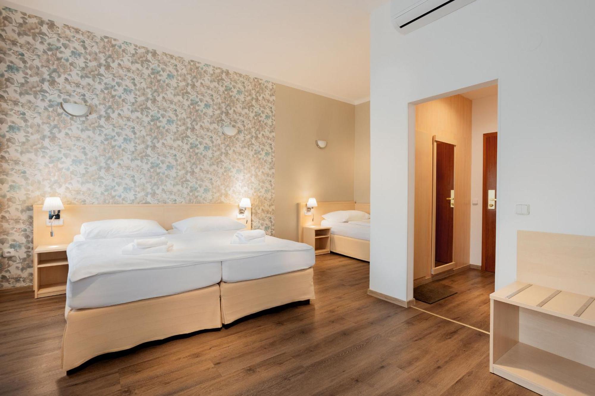 Wine Wellness Hotel Amande Hustopeče Extérieur photo