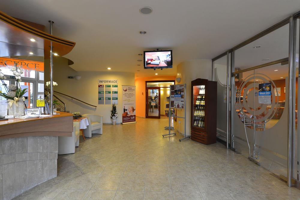 Wine Wellness Hotel Amande Hustopeče Extérieur photo