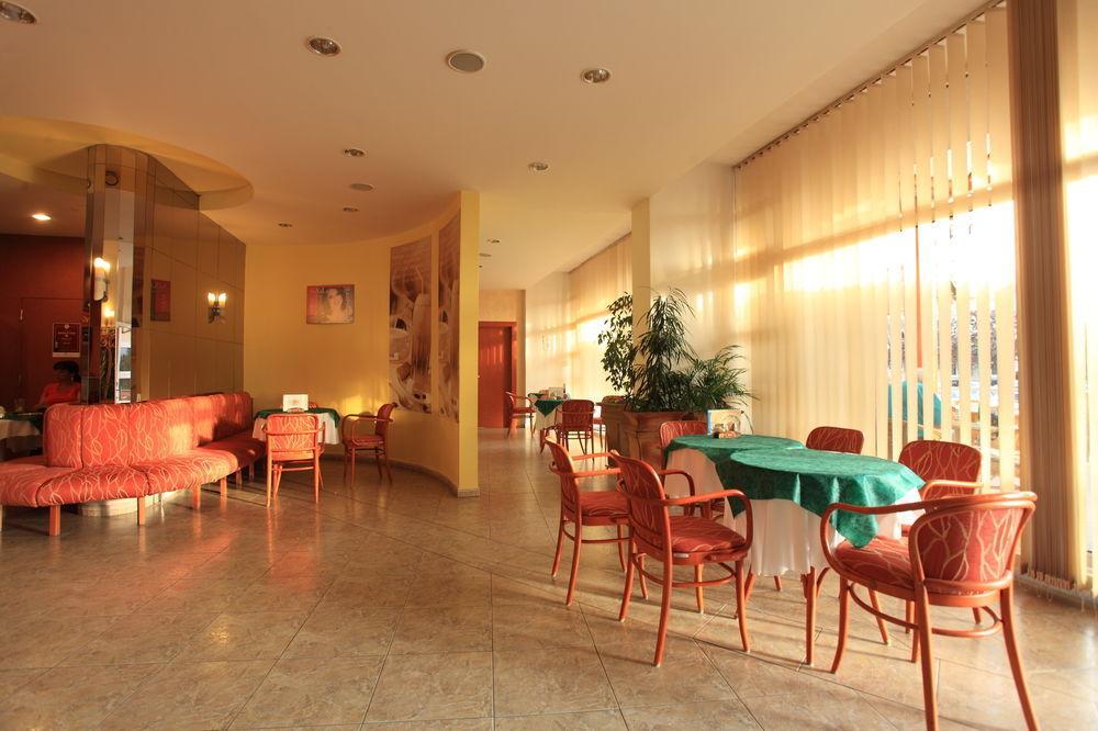 Wine Wellness Hotel Amande Hustopeče Extérieur photo