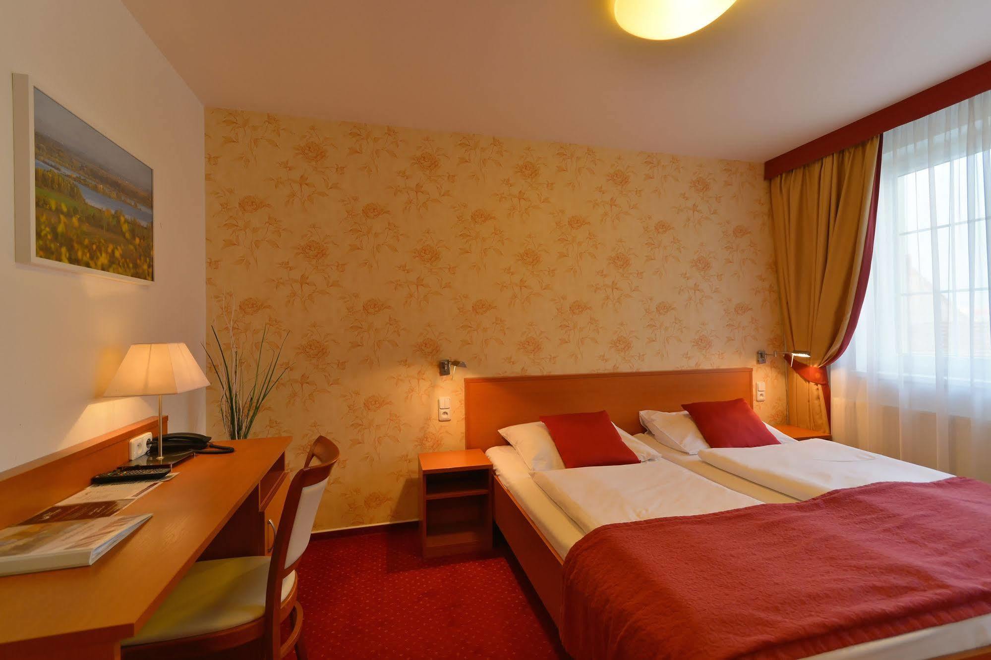 Wine Wellness Hotel Amande Hustopeče Extérieur photo