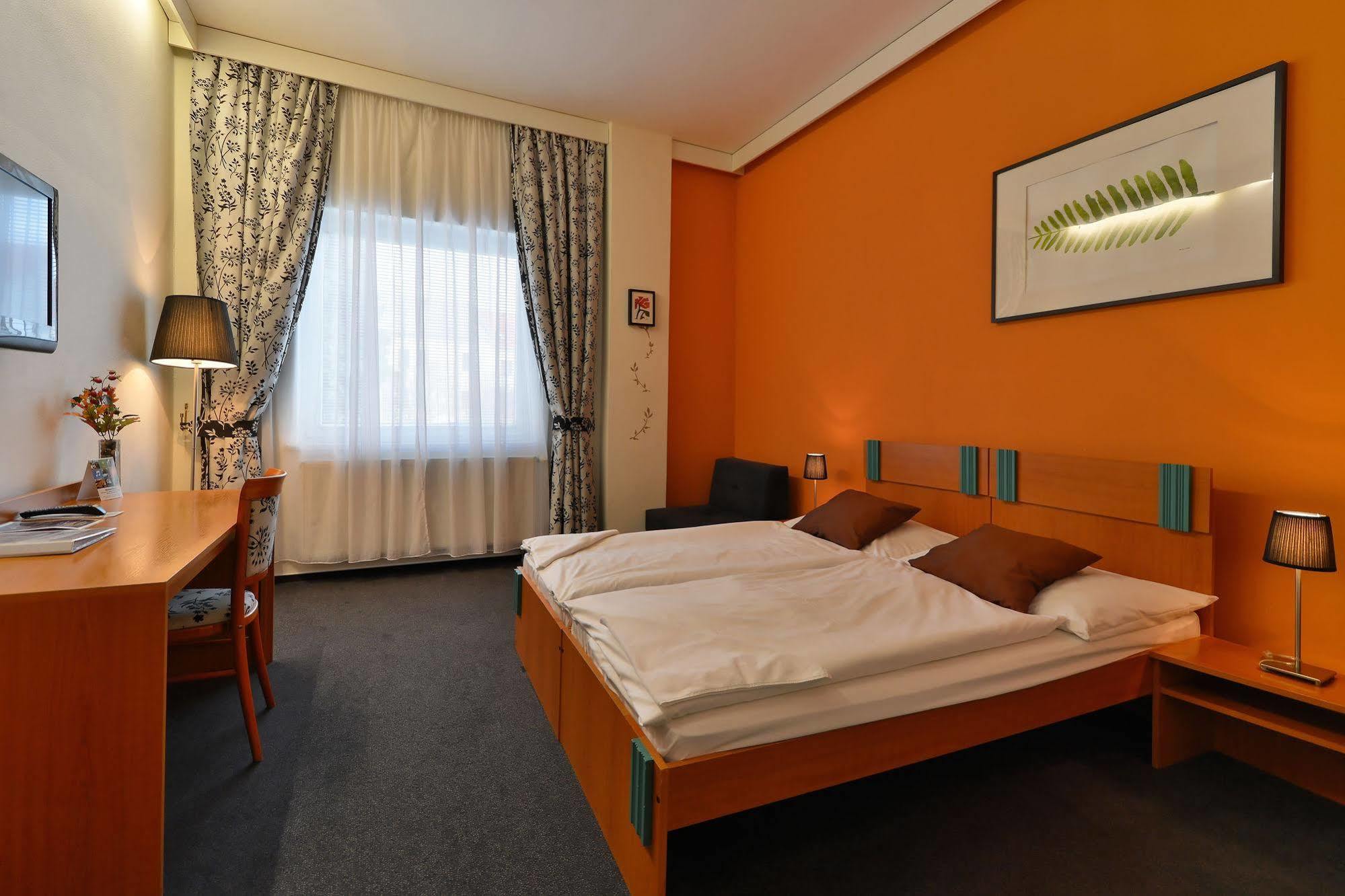 Wine Wellness Hotel Amande Hustopeče Extérieur photo